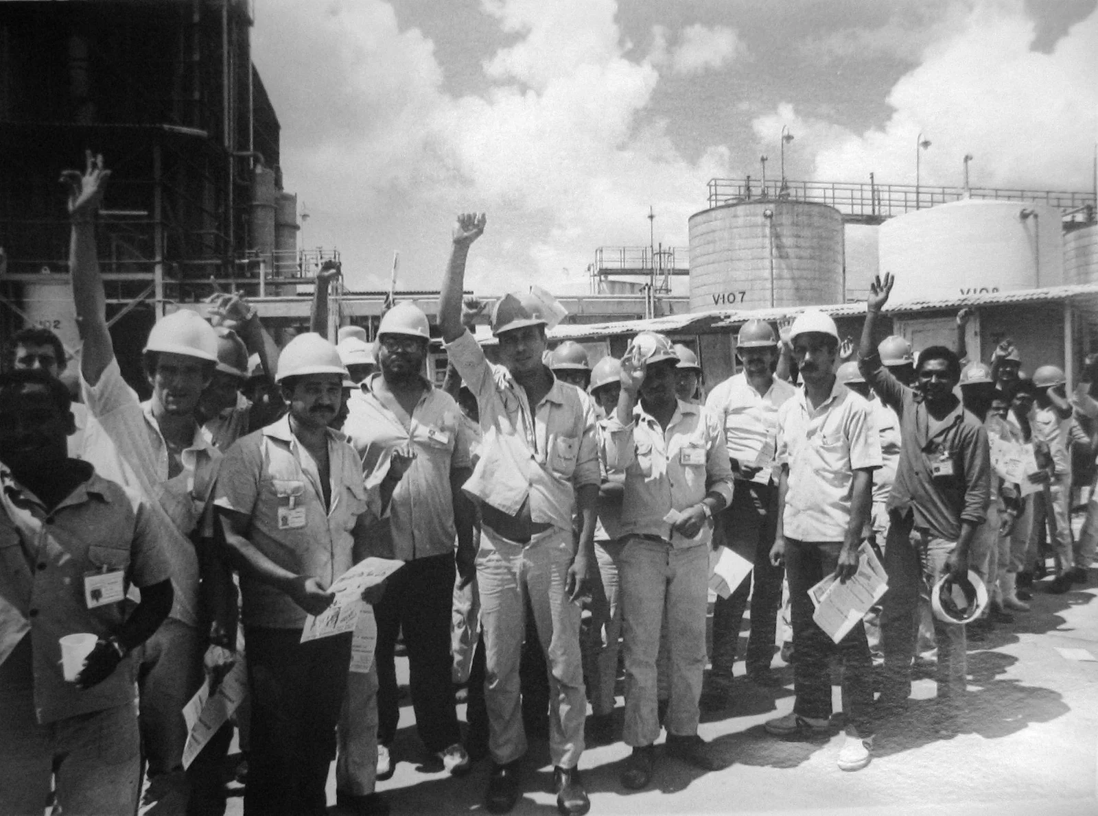 Trabalhadores no pólo petroquímico